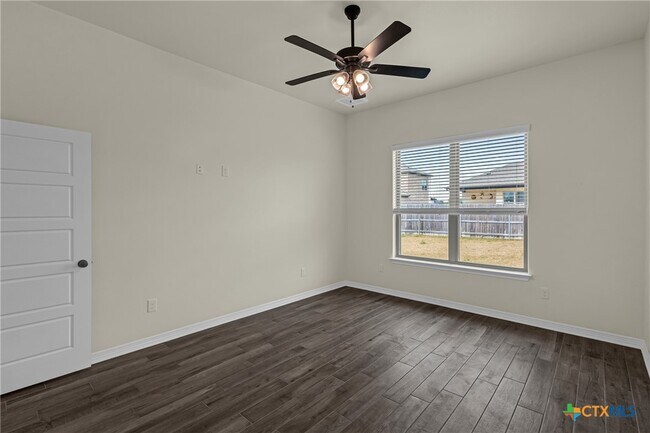 Building Photo - 712 Eagle Pass Dr