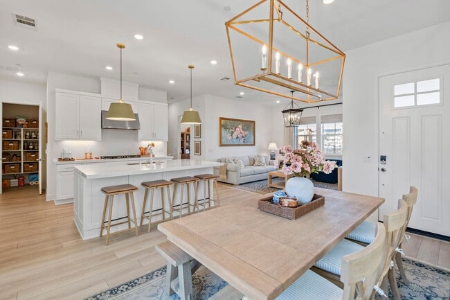 Building Photo - Beautiful 5bed/4bath for Rent Home at Great Park