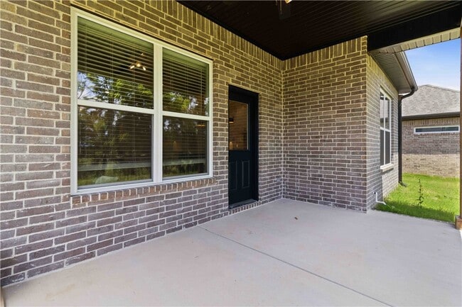 Building Photo - 1070 Whistler St