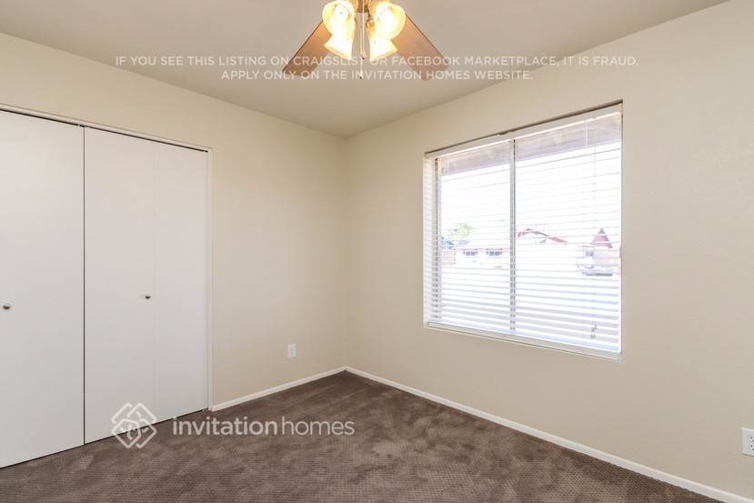 Building Photo - 3943 W Windrose Dr