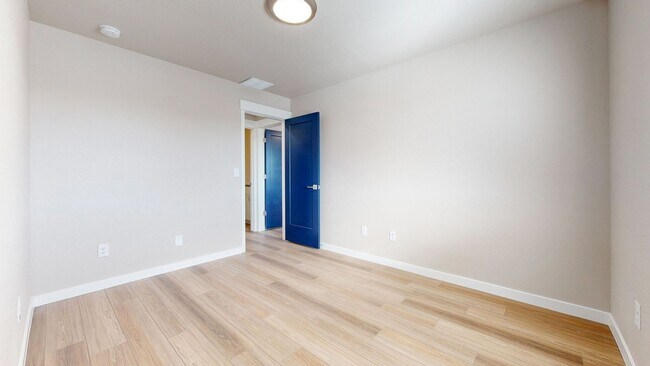 Building Photo - 2 Bed / 2 Bath Newly Renovated Apartment | Walkable Amenities in SW Loveland