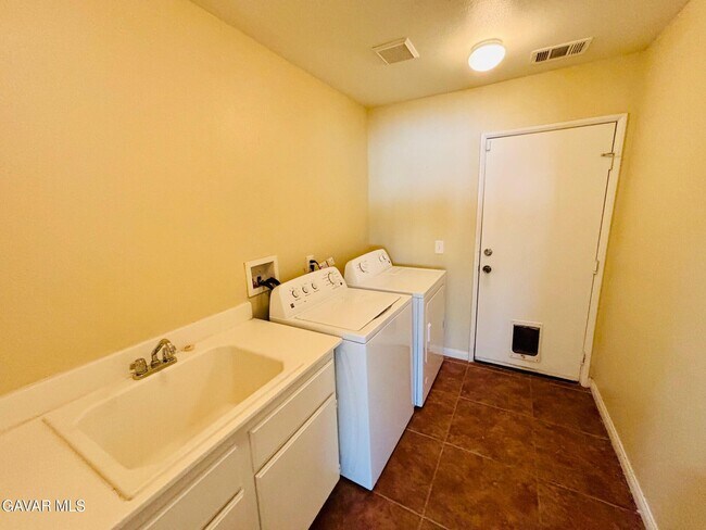 Building Photo - 36742 37th St E