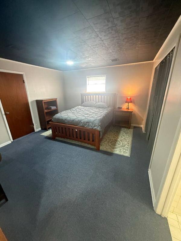 Building Photo - 215 S Grand Ave