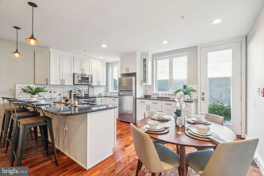 Kitchen - 1321 N 7th St