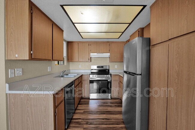 Building Photo - 8155 E Roosevelt St