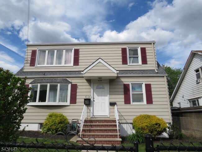 Building Photo - 838 Paulison Ave