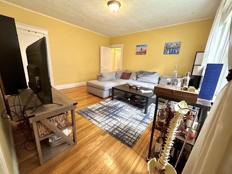 Building Photo - 30 Jamaicaway