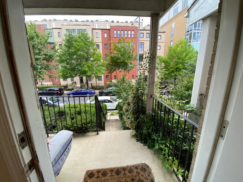 Building Photo - 1327 Belmont St NW