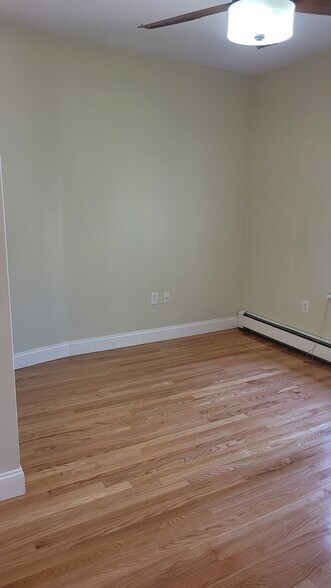 Building Photo - 118 W Adams St
