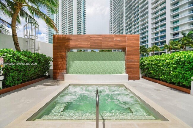 Building Photo - 350 S Miami Ave