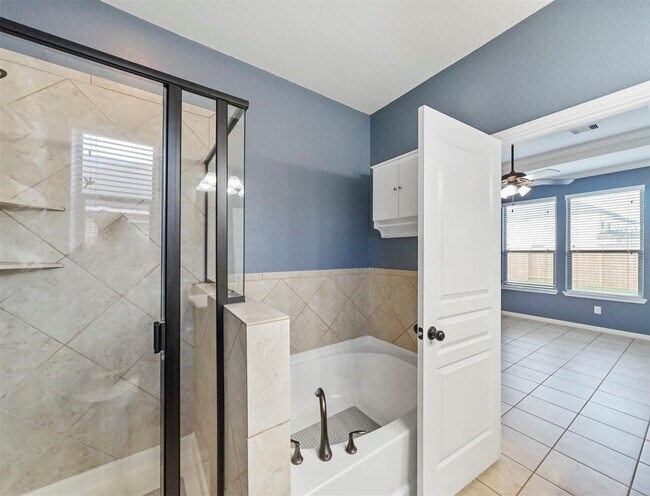 Building Photo - 20015 Flax Flower Dr