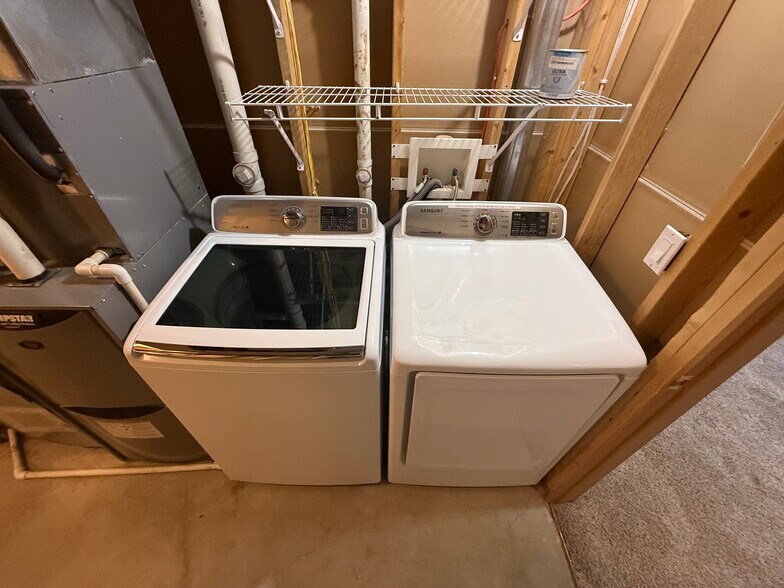 Building Photo - 4637 Twain St