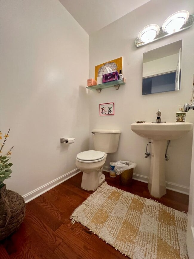 Building Photo - Stunning 3-Bedroom Townhome with 1-Car Gar...