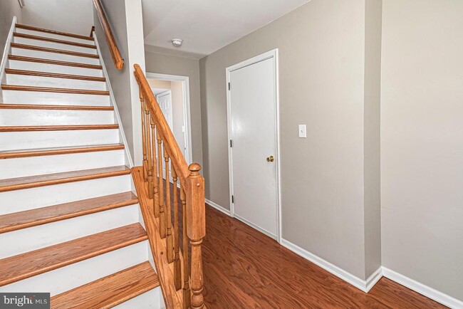 Building Photo - 212 William Livingston Ct