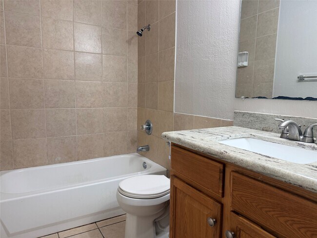 Building Photo - 2102 5th Ave N