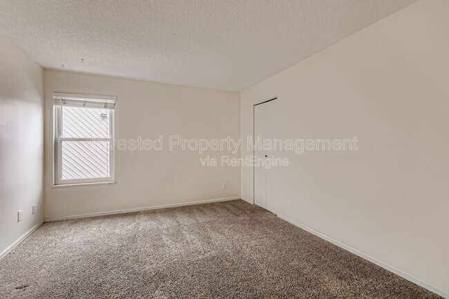 Building Photo - 11913 E Harvard Ave