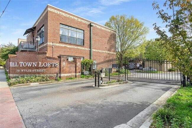 Building Photo - 791 Wylie St SE