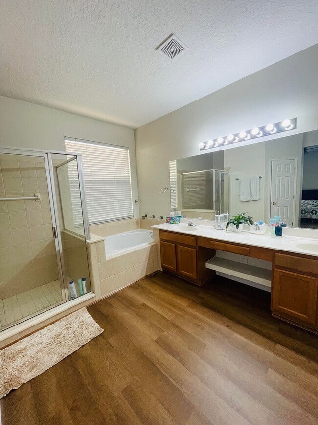 Building Photo - 5536 Burlwood Dr
