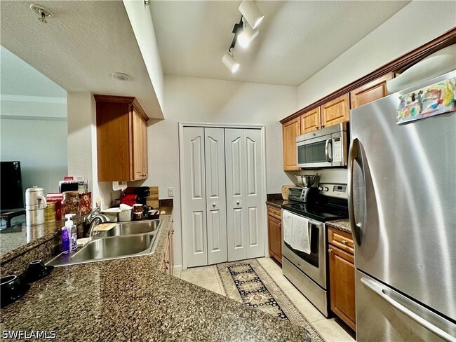 Building Photo - 12935 Violino Ln