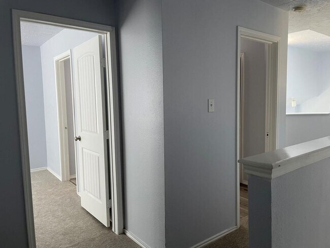 Building Photo - 2108 Zephyr Ln