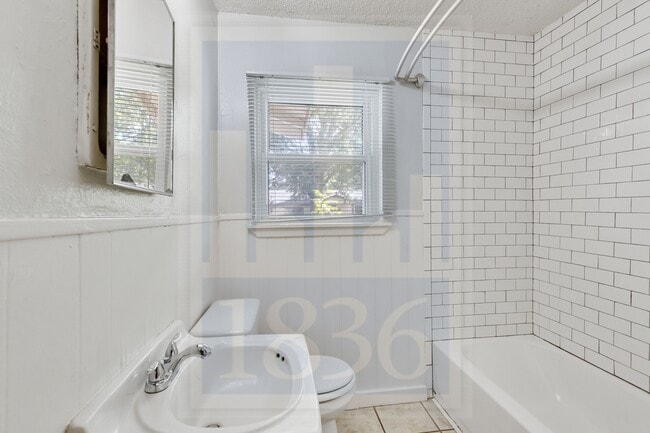 Building Photo - 4810 Prock Ln
