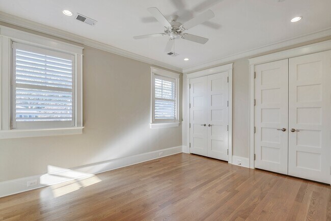 Building Photo - 5br Bethesda Home for Rent