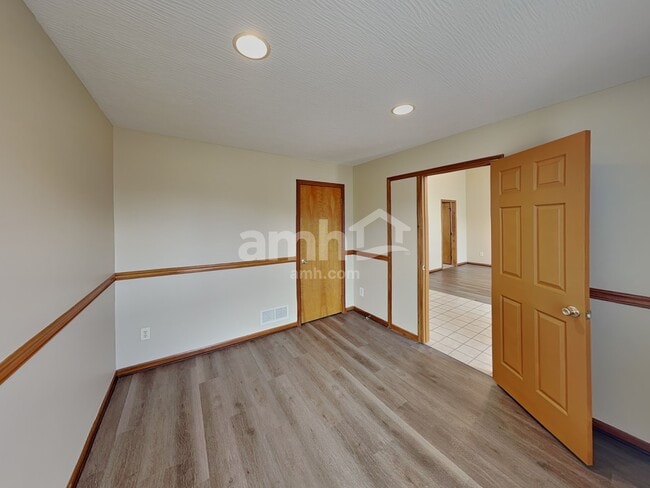 Building Photo - 160 Whittington Pl