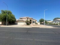 Building Photo - 922 N Sicily Dr