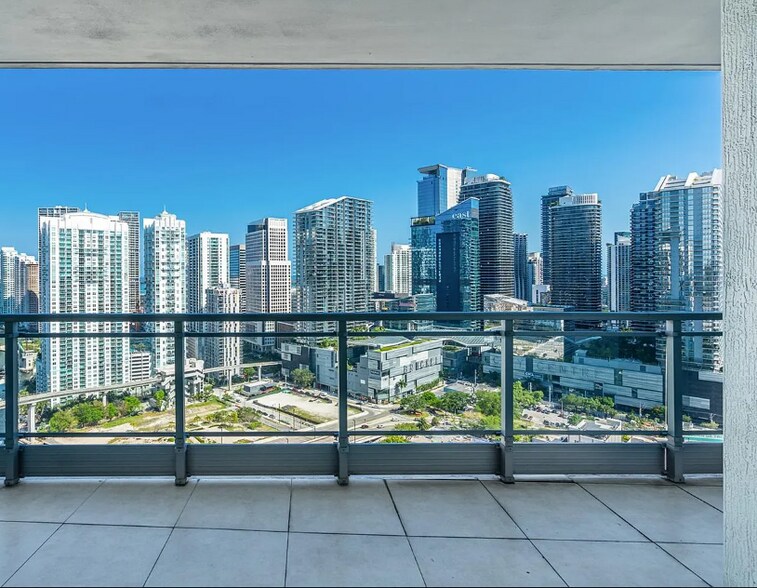 Building Photo - 90 SW 3rd St