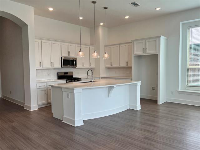 Building Photo - 1817 Lockhart Dr