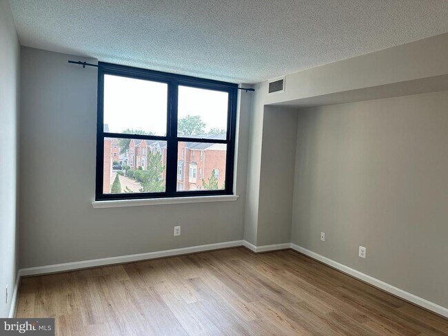 Building Photo - 1200 Braddock Pl