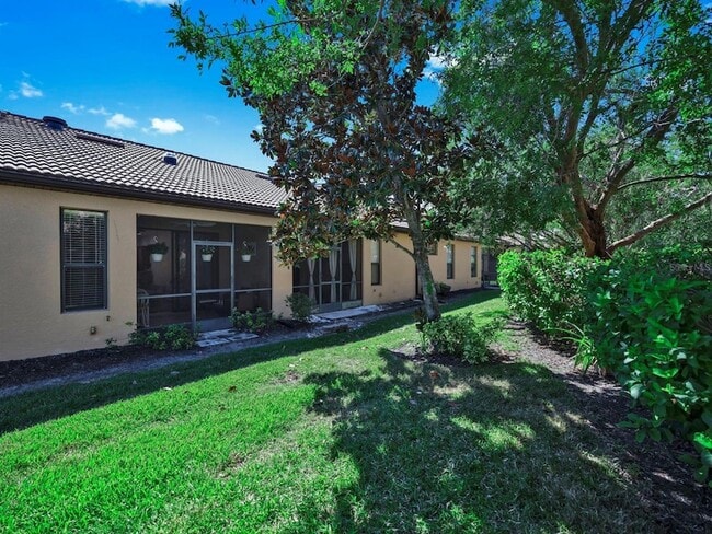 Building Photo - 313 Seneca Falls Dr