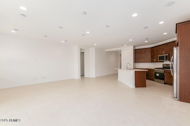 Building Photo - 11157 W Parkway Dr