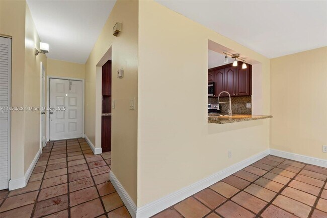 Building Photo - 4651 NW 90th Ave