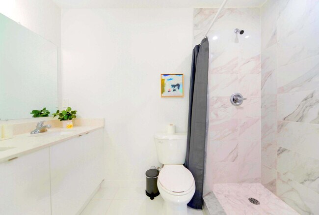 Building Photo - 2110 NW 66th St