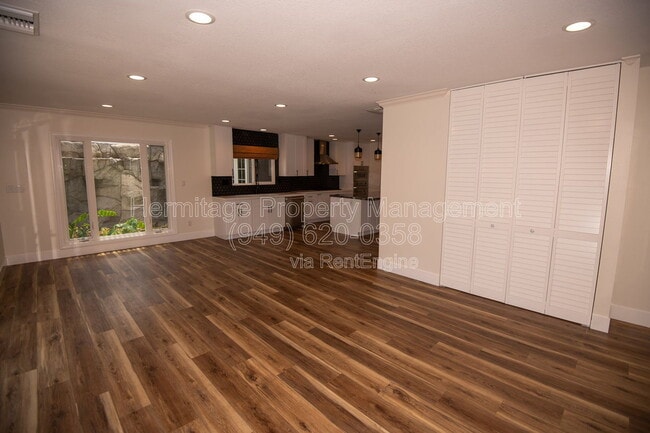 Building Photo - 1226 E Ensign Cir