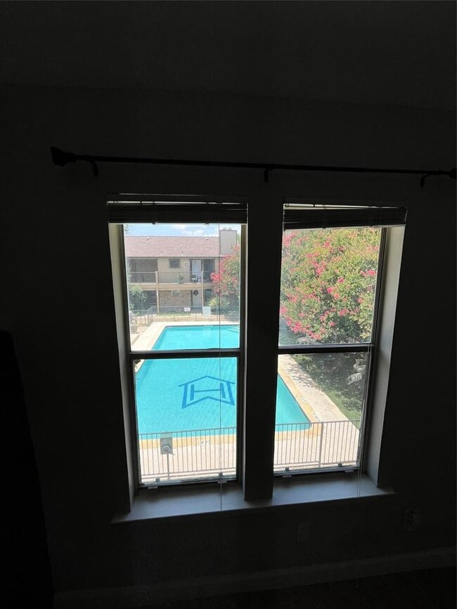 Building Photo - 5608 Cougar Dr