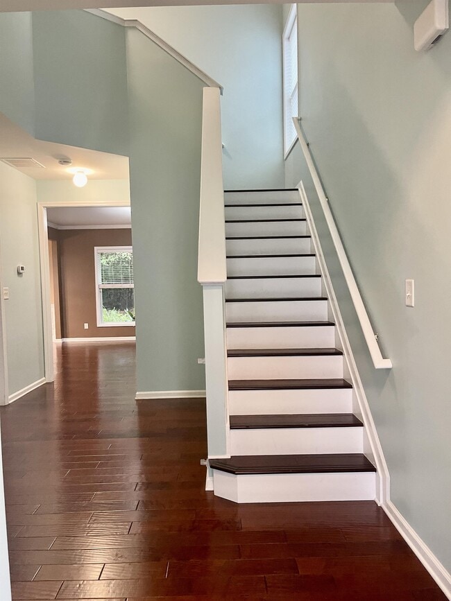 Building Photo - 2673 Winslow Ridge Dr NE