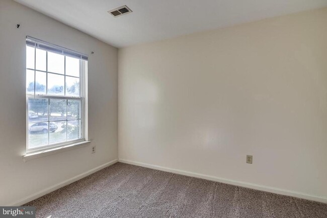 Building Photo - 2018 Cooper Point Ct