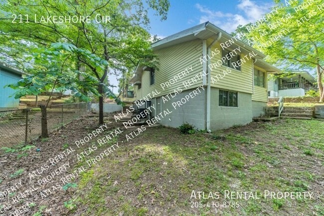 Building Photo - 211 Lakeshore Cir