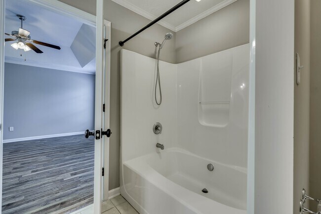 Building Photo - 1054 Grove Landing Ln