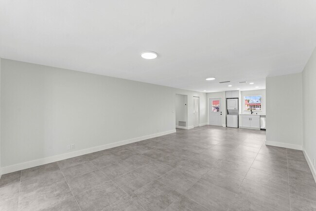 Building Photo - 711 Laconia Cir