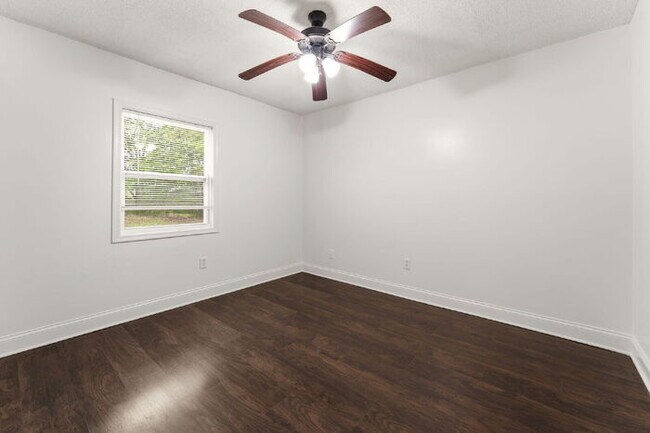 Building Photo - 4BR/2BA Piedmont Home with Flexible Layout + Detached Garage