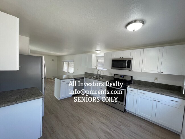 Building Photo - 141 Douglas Dr