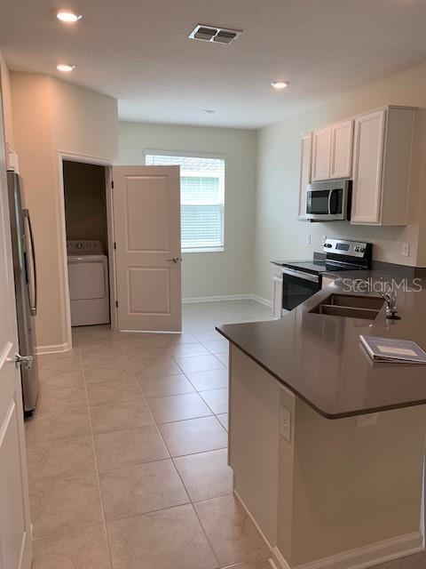 Building Photo - 16452 Champlain St