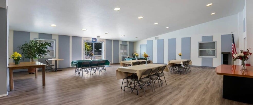 Building Photo - 2099 W Plymouth Cir