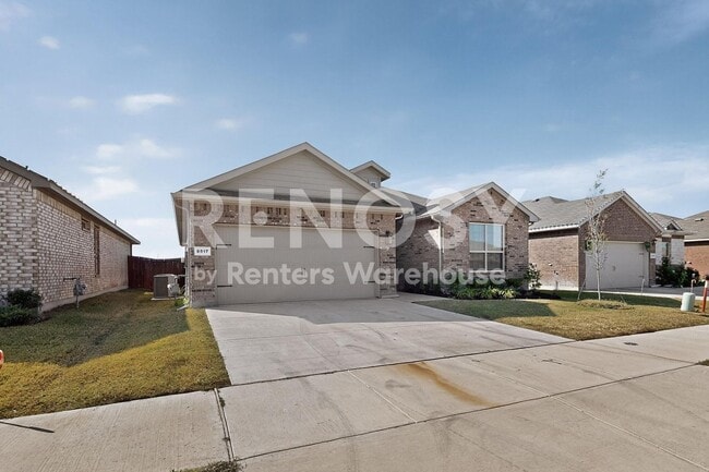 Building Photo - Completely Refreshed Fort Worth Home **** One month Rent Concession*****