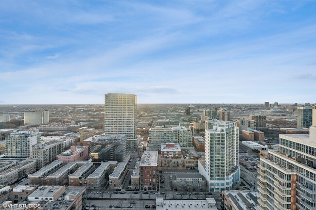Building Photo - 1629 S Prairie Ave