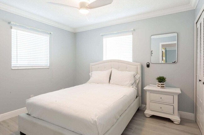 Building Photo - 343 Balsam St