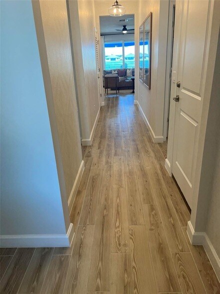 Building Photo - 14058 SW Surina St